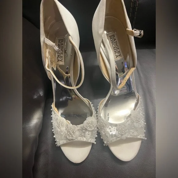 Badgley Mischka White Embellished Heels for Special Occasions 4 inches high - Picture 4 of 10